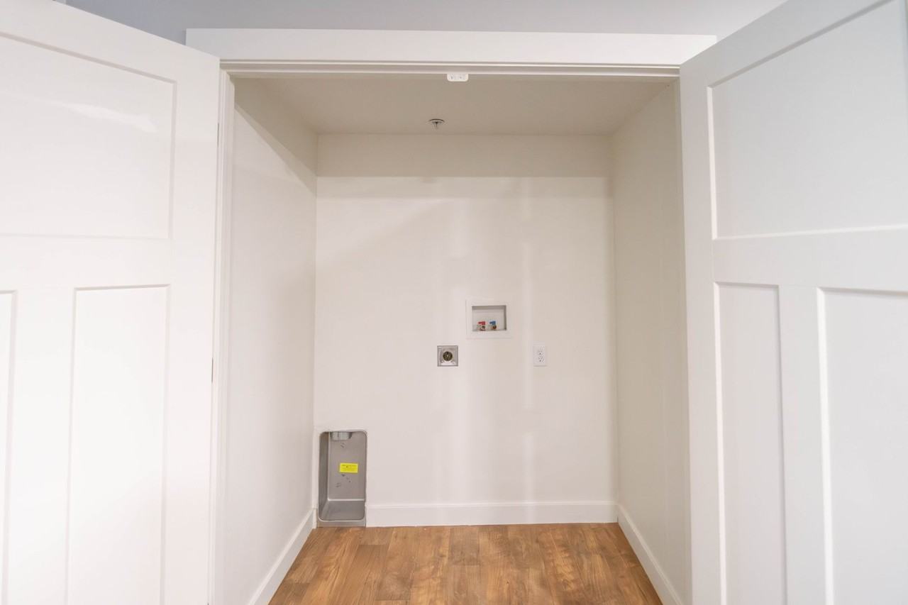 Gorgeous 3 - Photo 7 of 37