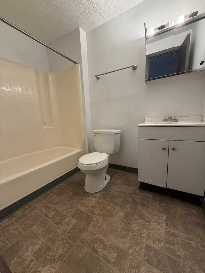 3114 East Pike - F #F - Photo 4 of 5