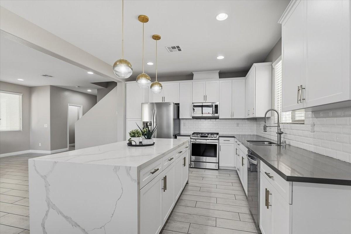 9362 Noble Sage Ave #1 - Photo 5 of 20