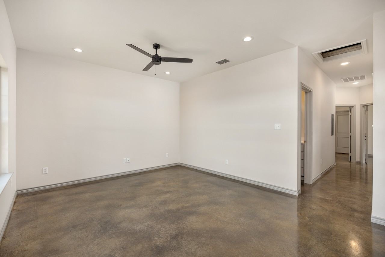 10407 County Road 2180 - 1 #1 - Photo 4 of 7