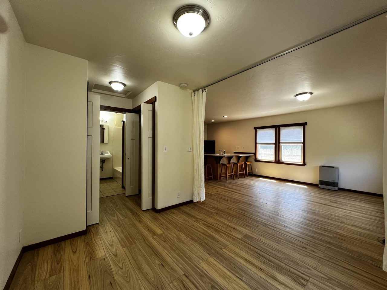 2734 F St #B - Photo 4 of 12