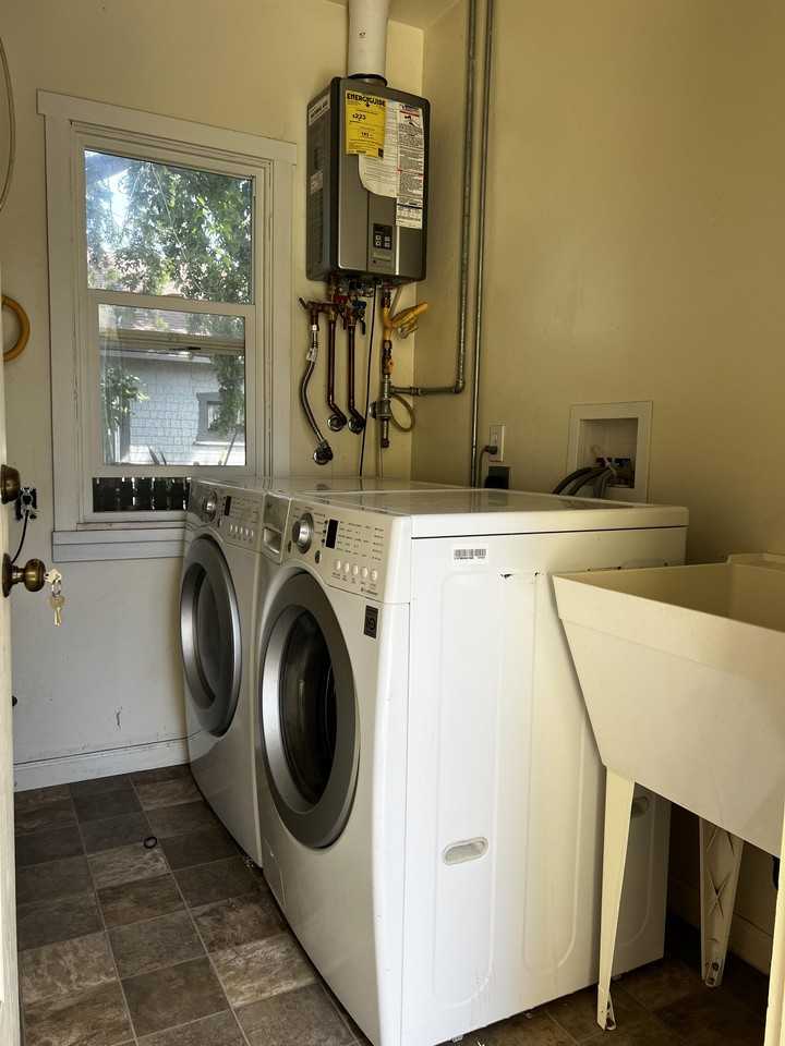 2734 F St #B - Photo 6 of 12