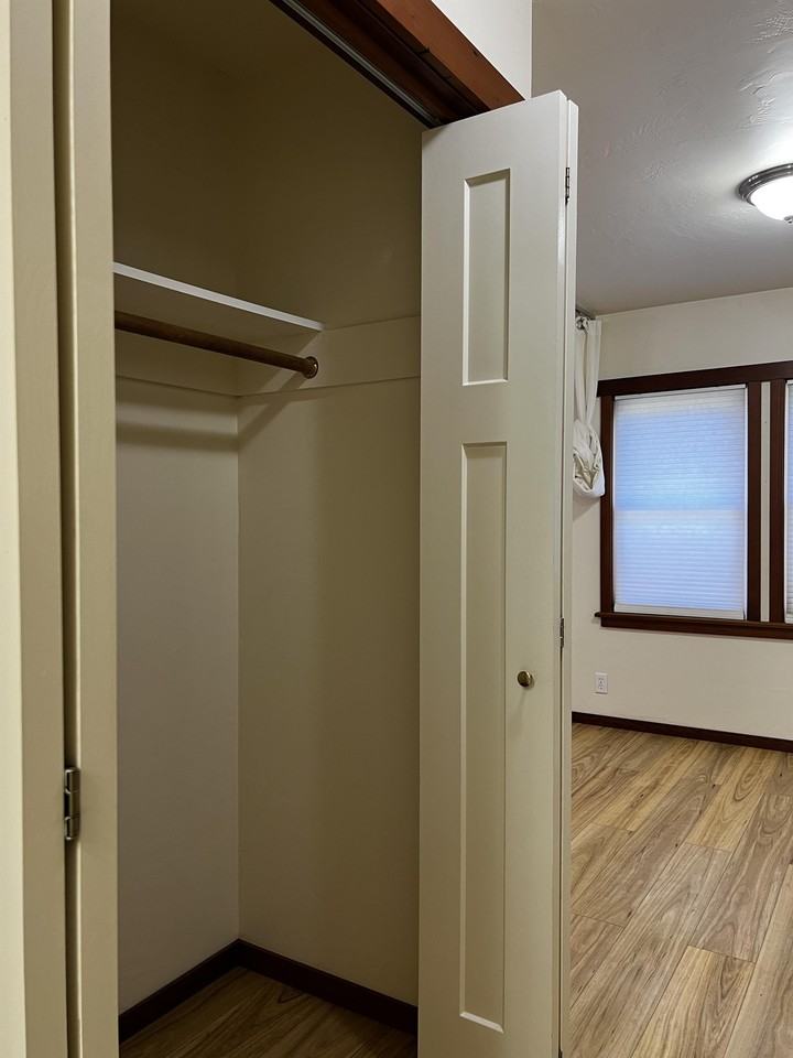 2734 F St #B - Photo 7 of 12