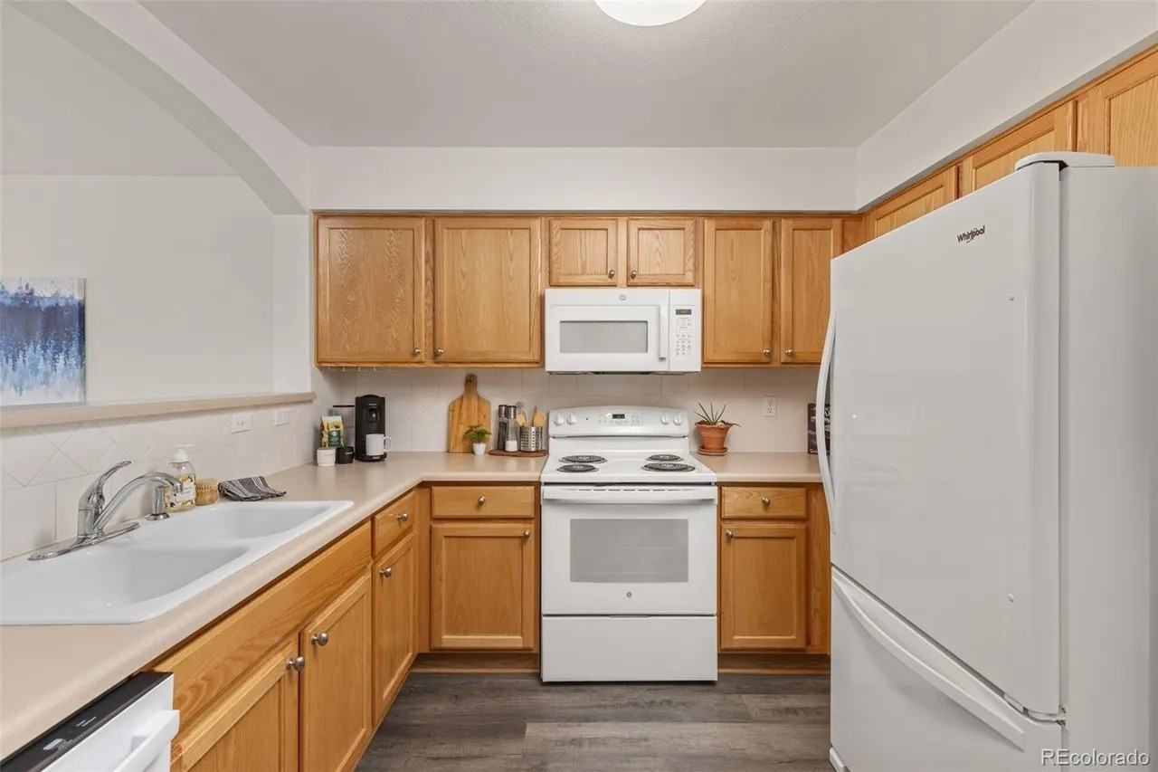 9604 Brentwood Way - Photo 3 of 23