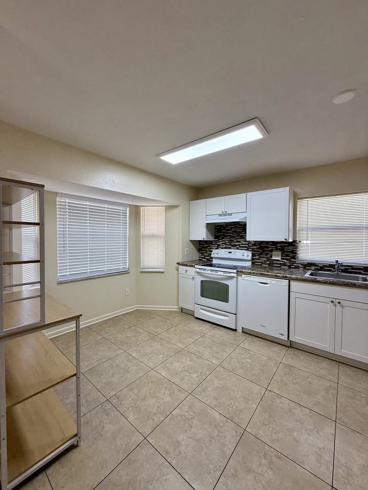 6 Wells Pl #A - Photo 2 of 10