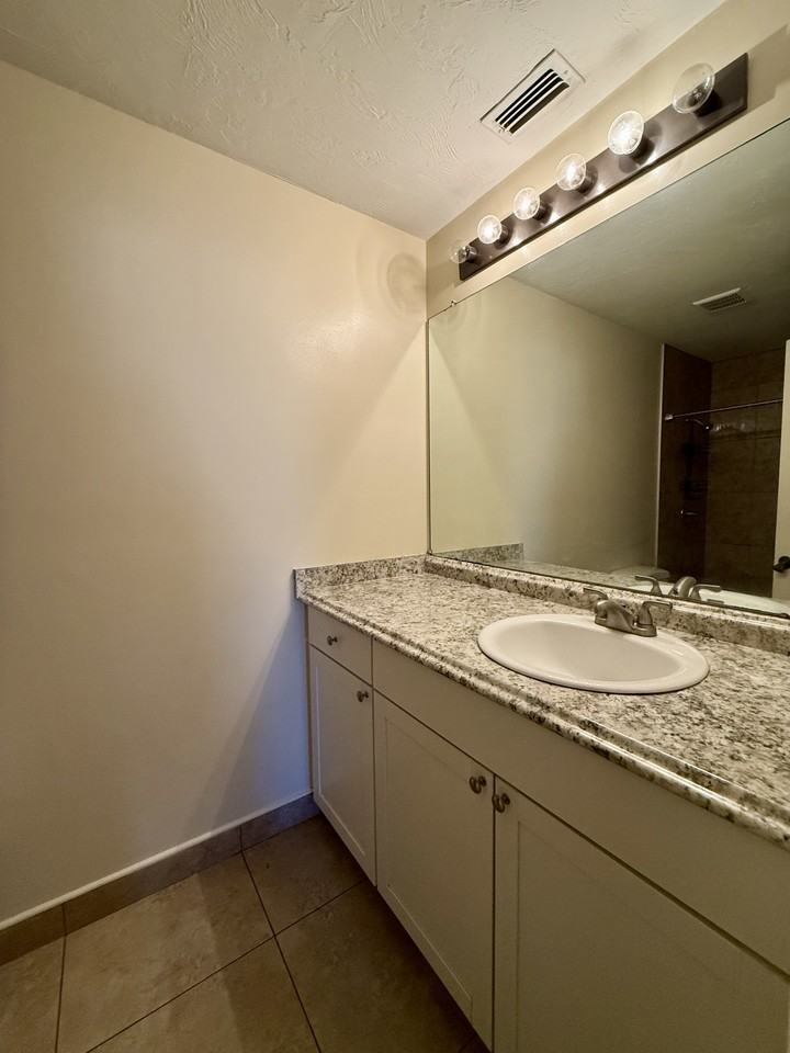 6 Wells Pl #A - Photo 7 of 10