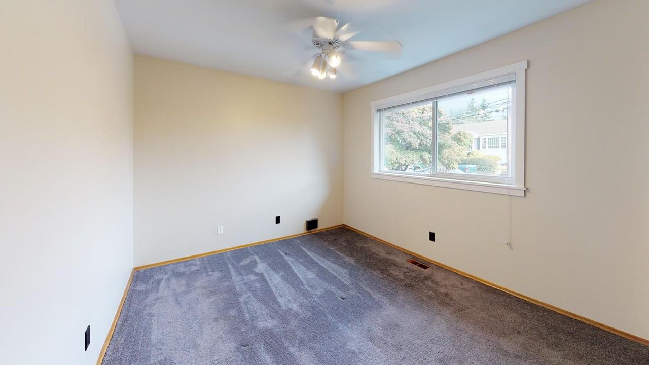 Bright and airy Greenwood home with beautiful backyard - Photo 5 of 24