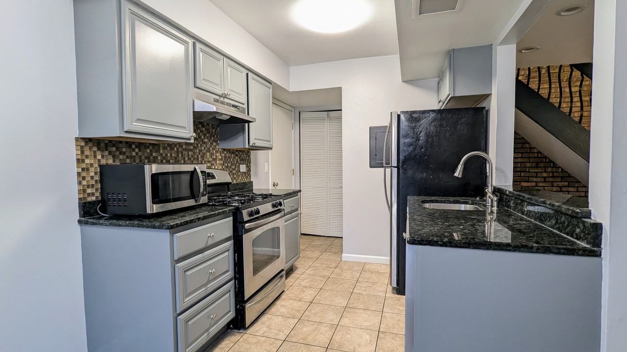 334 Marcia Ct #1 - Photo 5 of 23