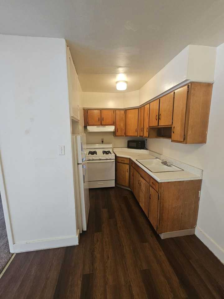 341 Martin Ave #4 - Photo 2 of 7