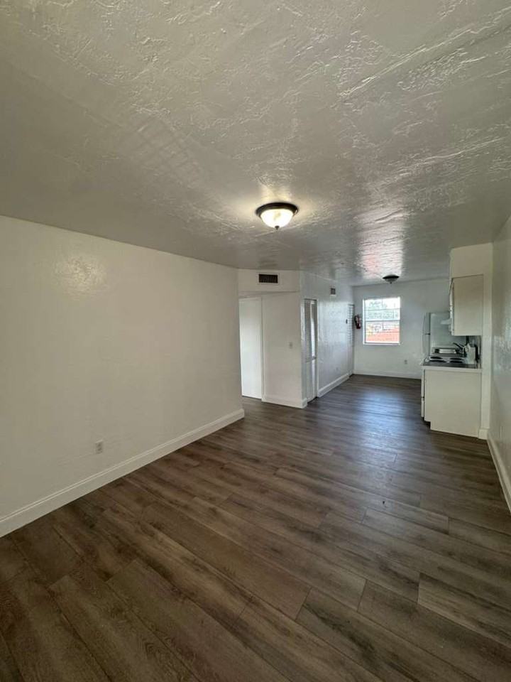 3235 Nw 48th St #3237 - Photo 4 of 12