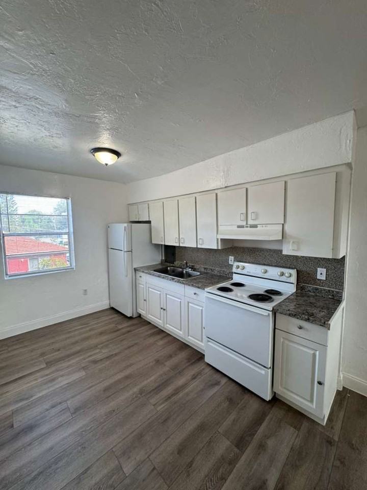 3235 Nw 48th St #3237 - Photo 6 of 12