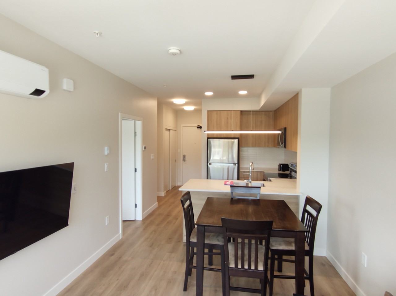 416 Royal Ave Null #204 - Photo 4 of 10