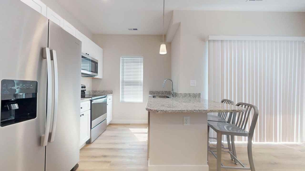 305 W Washington - Photo 6 of 31