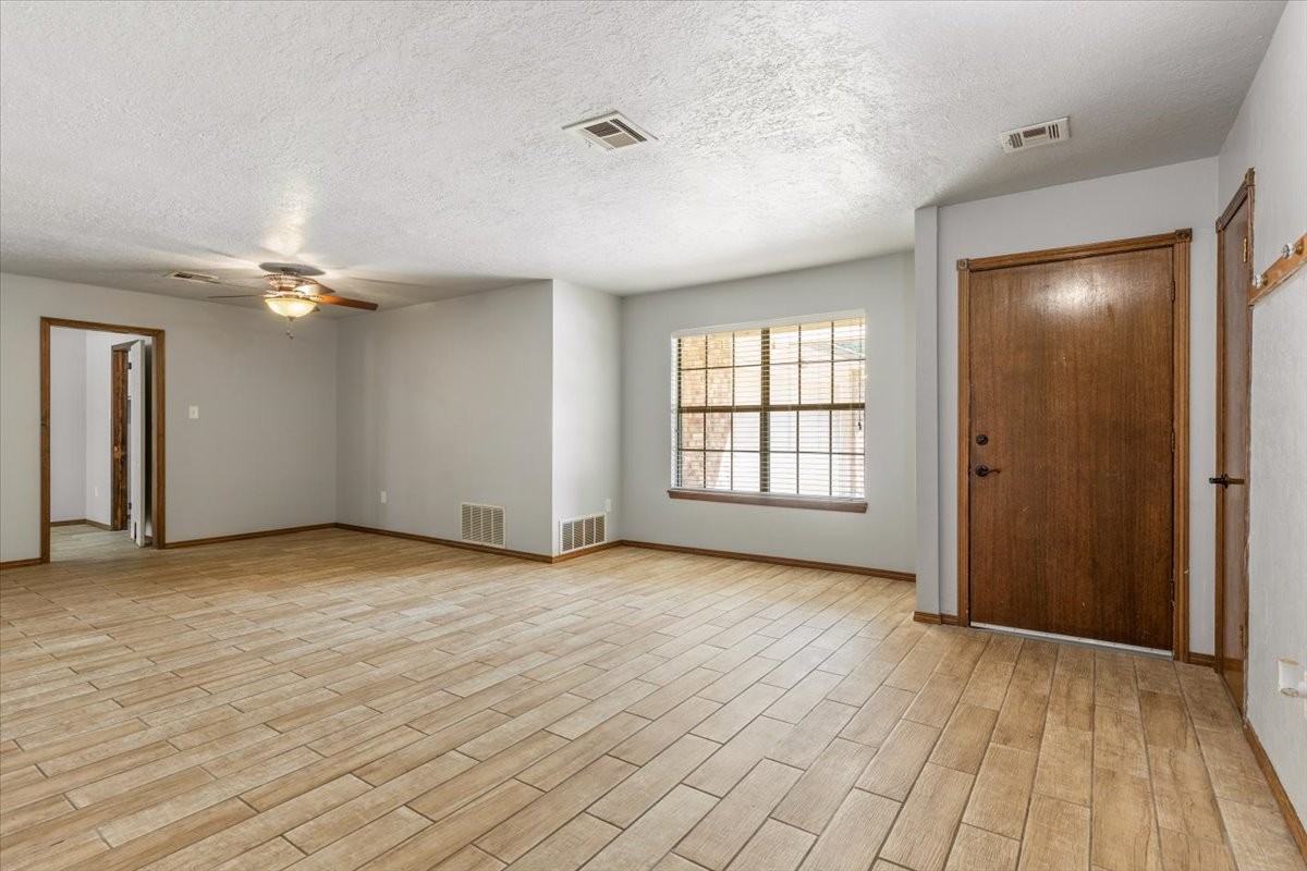 2508 Ne Turtle Creek Dr #1 - Photo 3 of 50