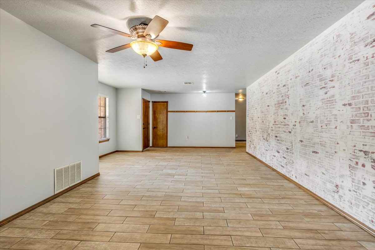 2508 Ne Turtle Creek Dr #1 - Photo 5 of 50