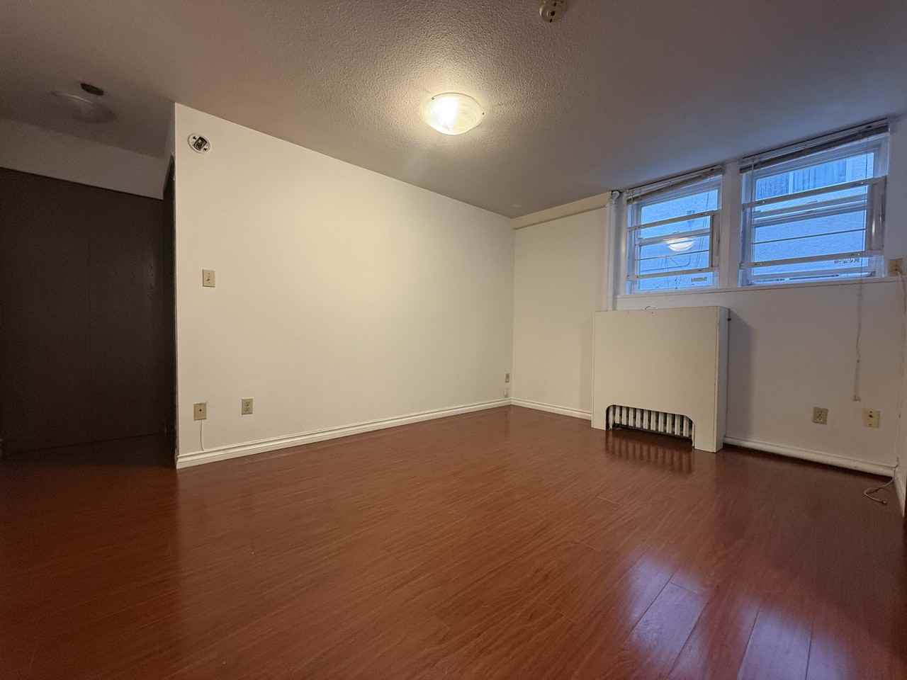 1086 10th Ave W #14 - Photo 3 of 6