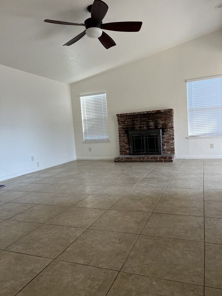 1706 Brookglen Dr #1 - Photo 4 of 14