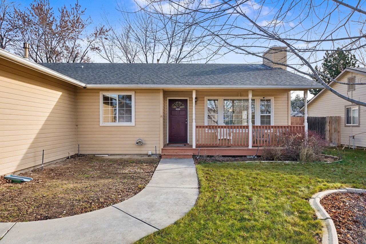 2074 N Siesta Ave #1 - Photo 2 of 30