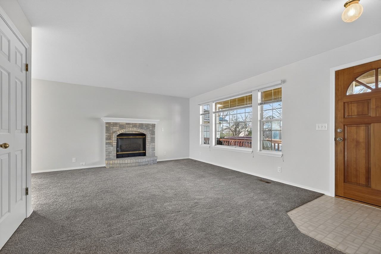 2074 N Siesta Ave #1 - Photo 5 of 30