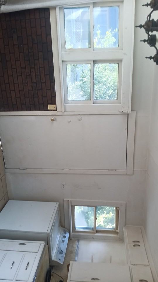 306 N 22nd St #1 - Photo 4 of 4