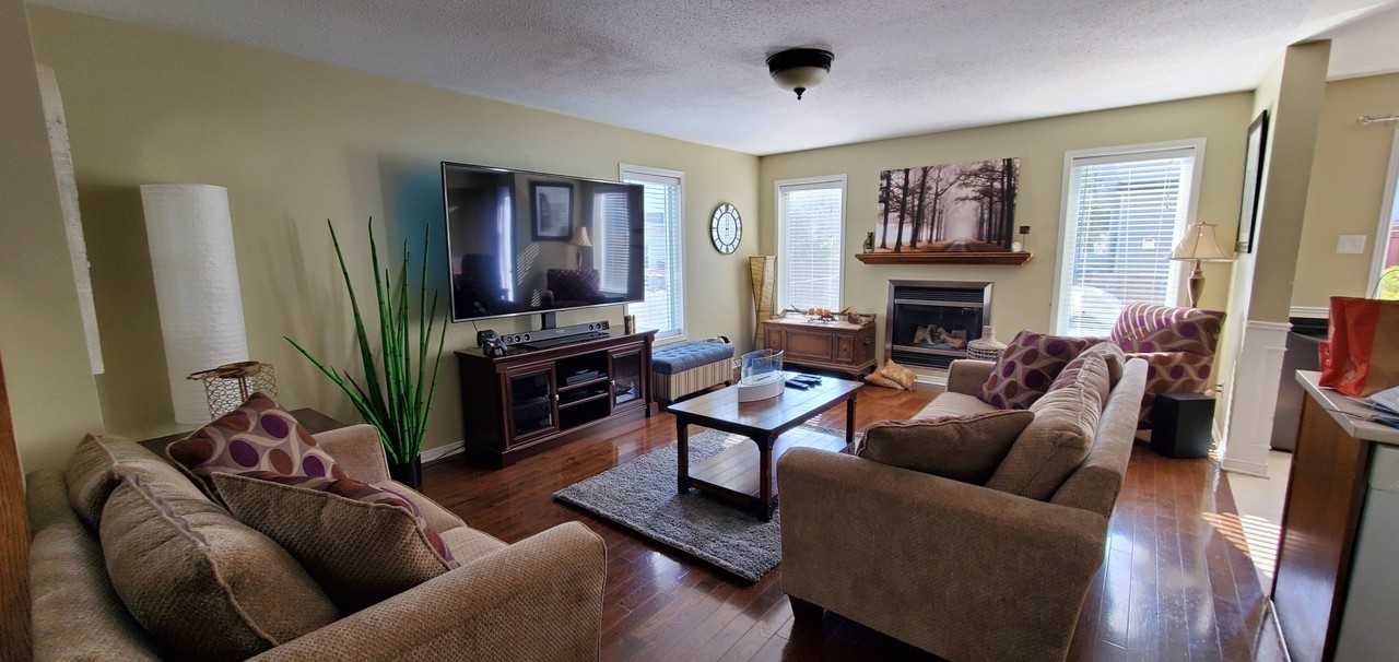 48 Collington St #48 - Photo 3 of 4