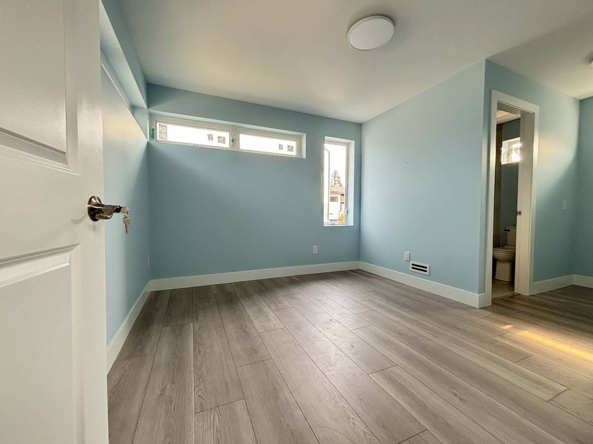 2124 London St - Photo 5 of 13