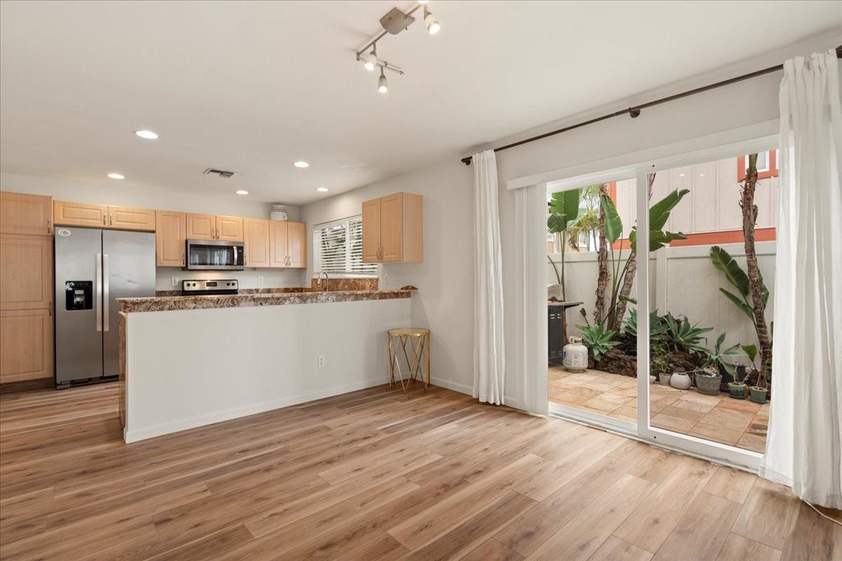 21 Henohea Pl - Photo 4 of 11