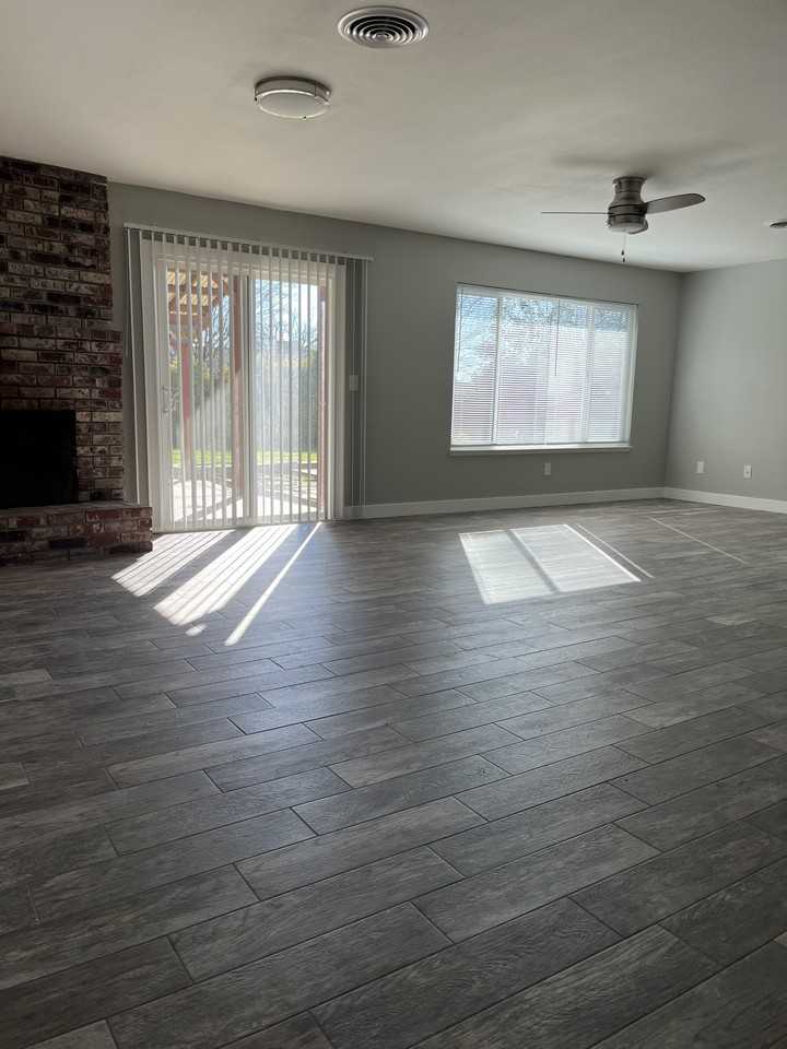 1176 Robert Dr #1 - Photo 5 of 18