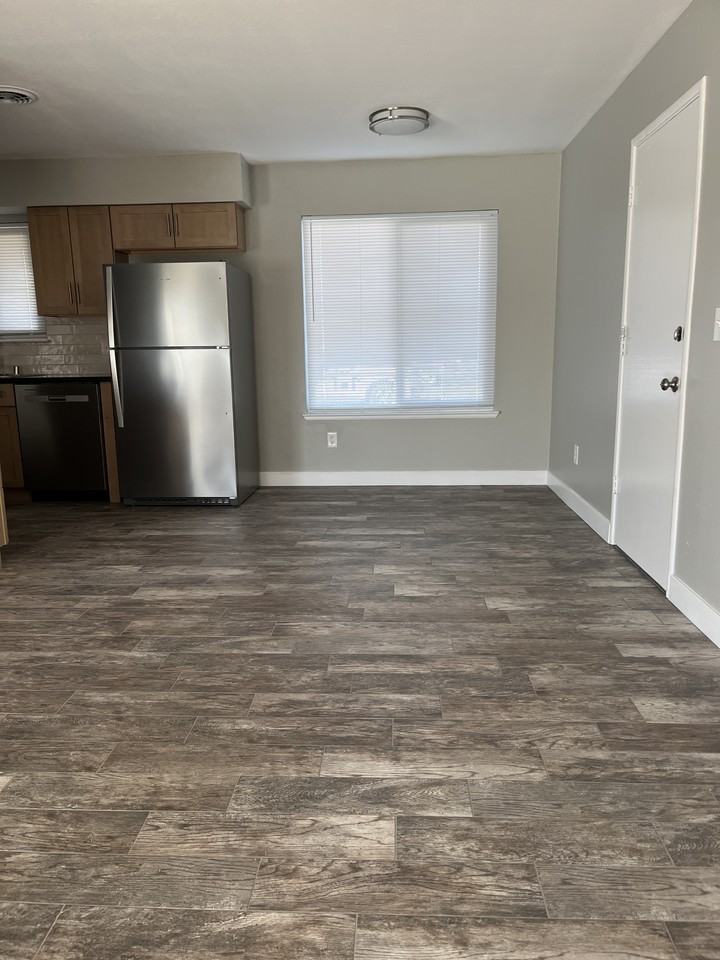 1176 Robert Dr #1 - Photo 6 of 18