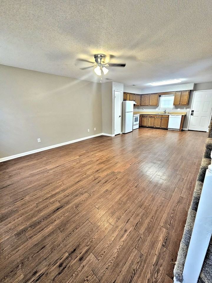 (RCH-35) RCH Gaslight 44, LLC - Photo 3 of 8