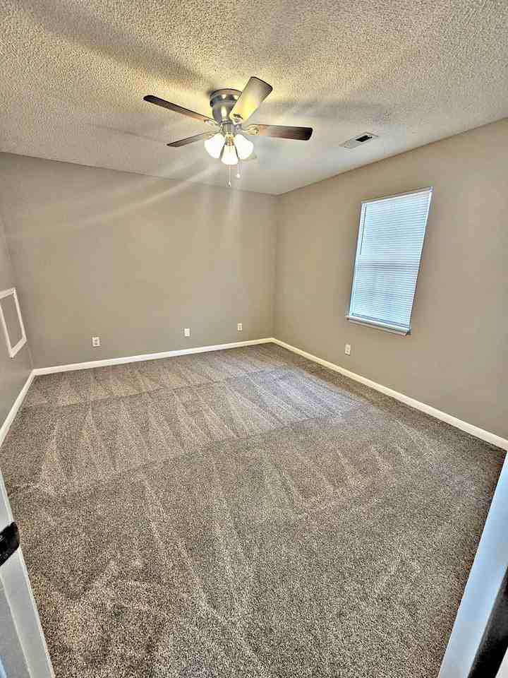 (RCH-35) RCH Gaslight 44, LLC - Photo 6 of 8