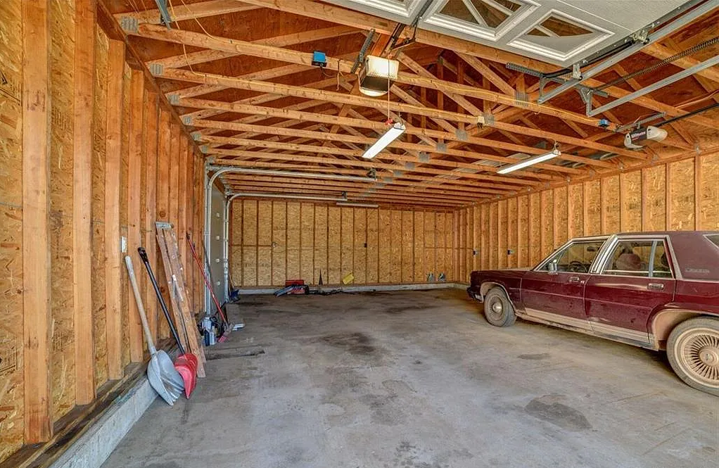 584 Atkins St #1 - Photo 2 of 3