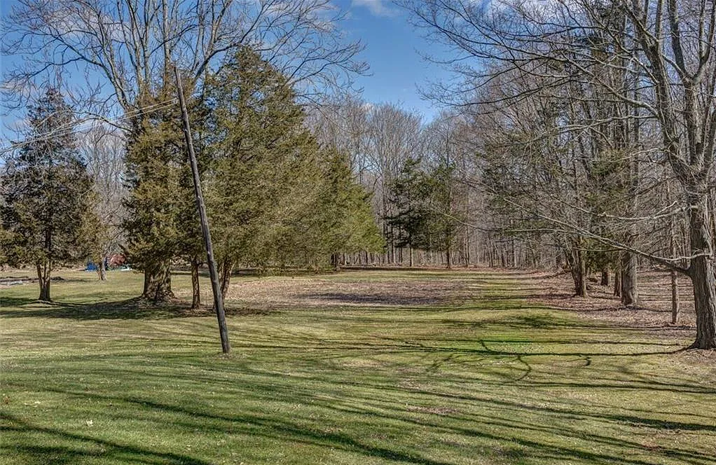 584 Atkins St #1 - Photo 3 of 3