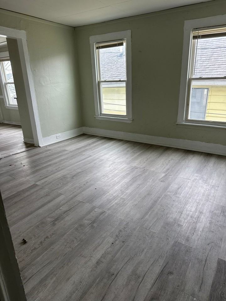 610 E Division St #F2 - Photo 7 of 8