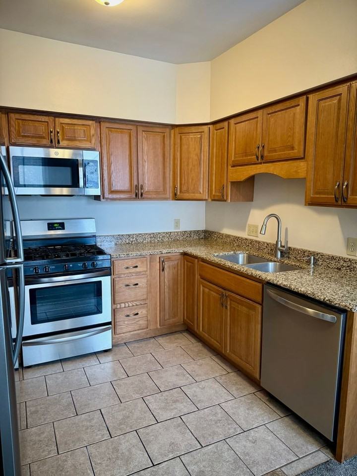 Federal Row Square - Photo 5 of 22