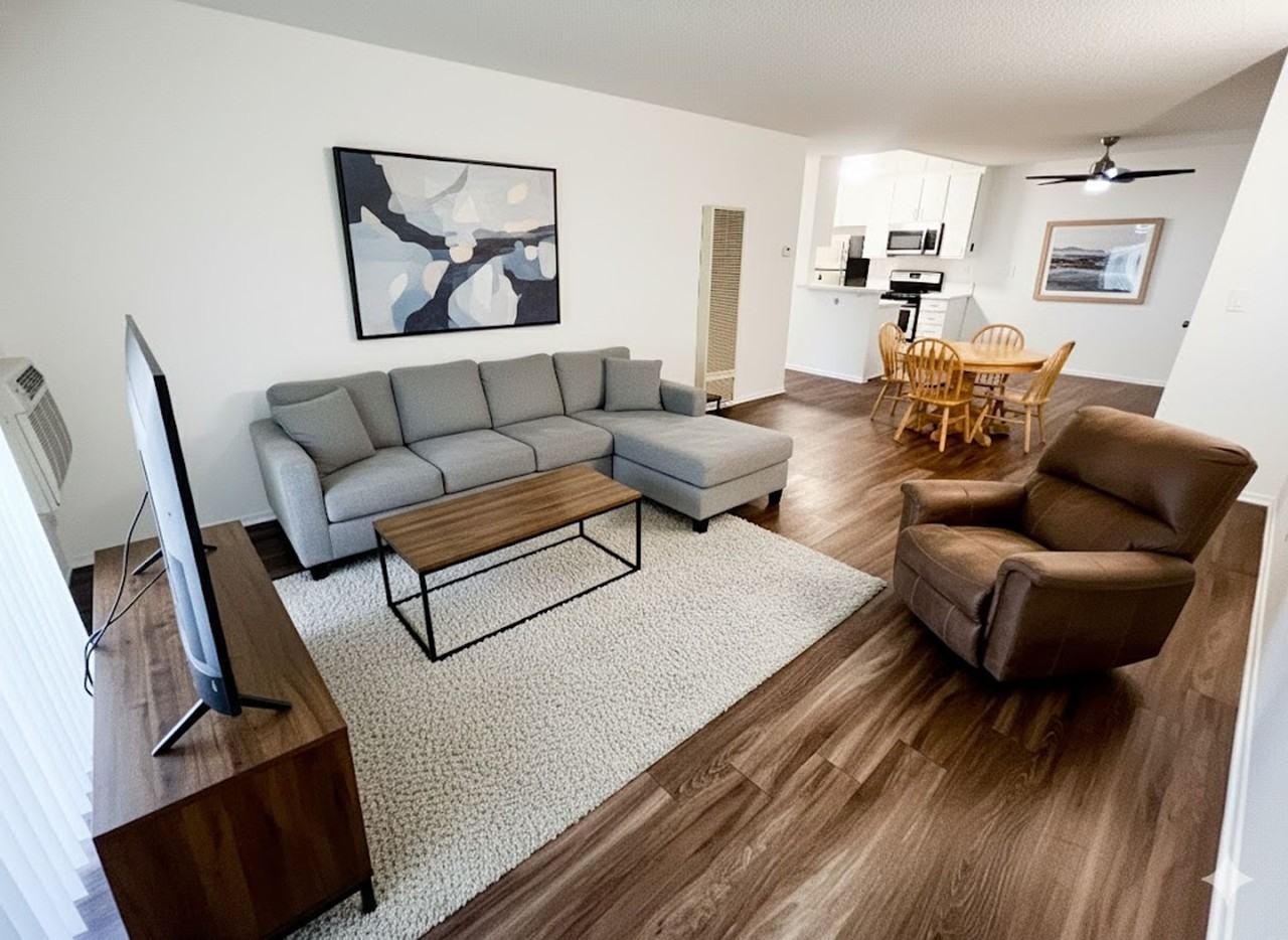 11018 Moorpark Apartments - Photo 4 of 12