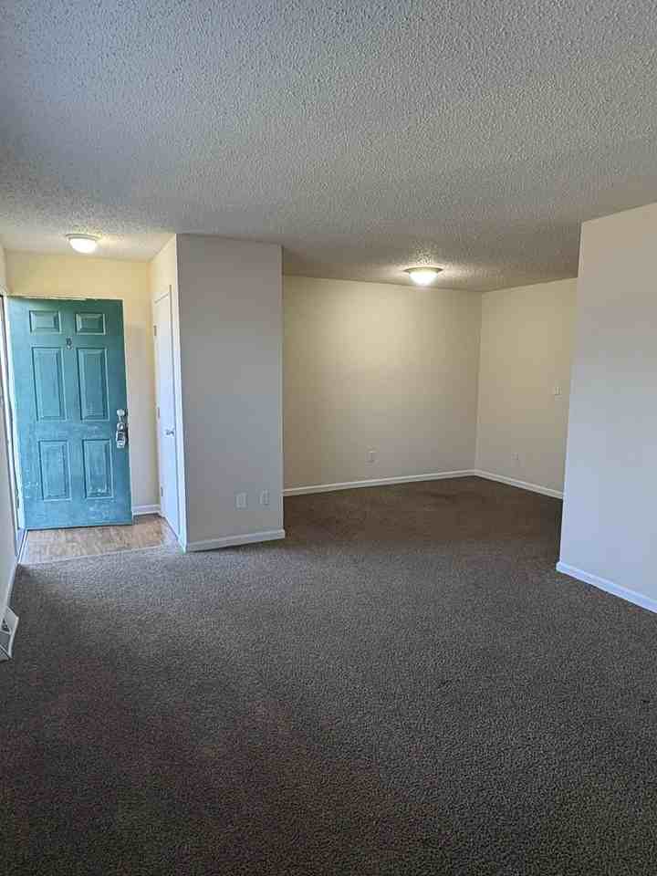 1613 Flanigan Ct #B - Photo 3 of 13