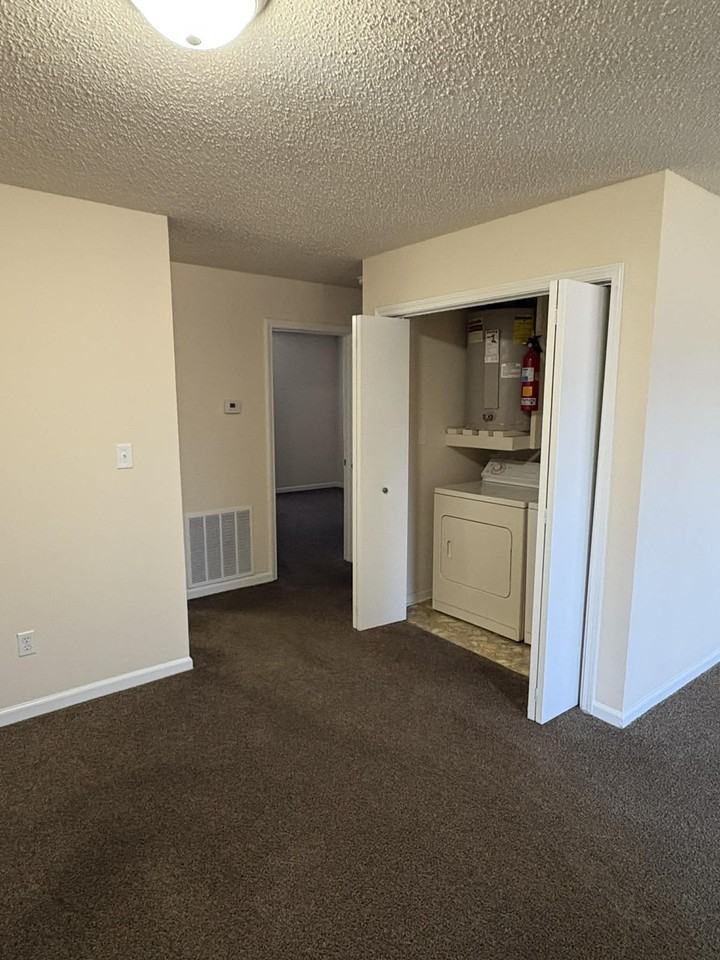 1613 Flanigan Ct #B - Photo 4 of 13