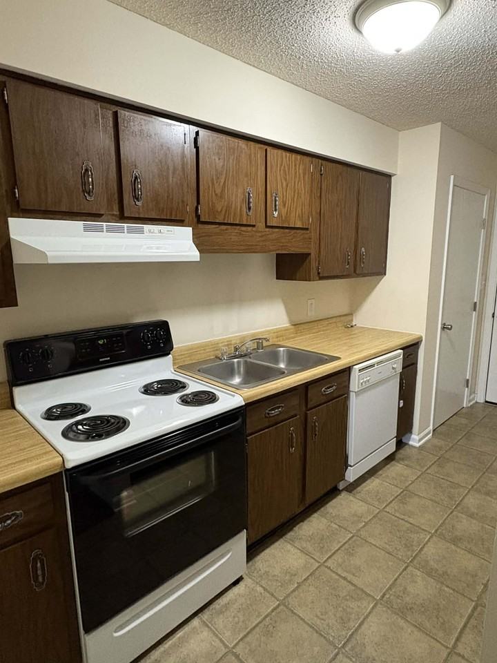 1613 Flanigan Ct #B - Photo 5 of 13