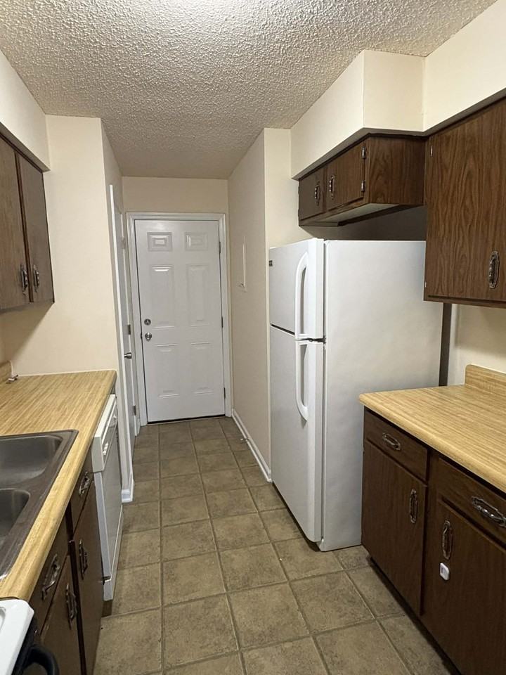 1613 Flanigan Ct #B - Photo 7 of 13