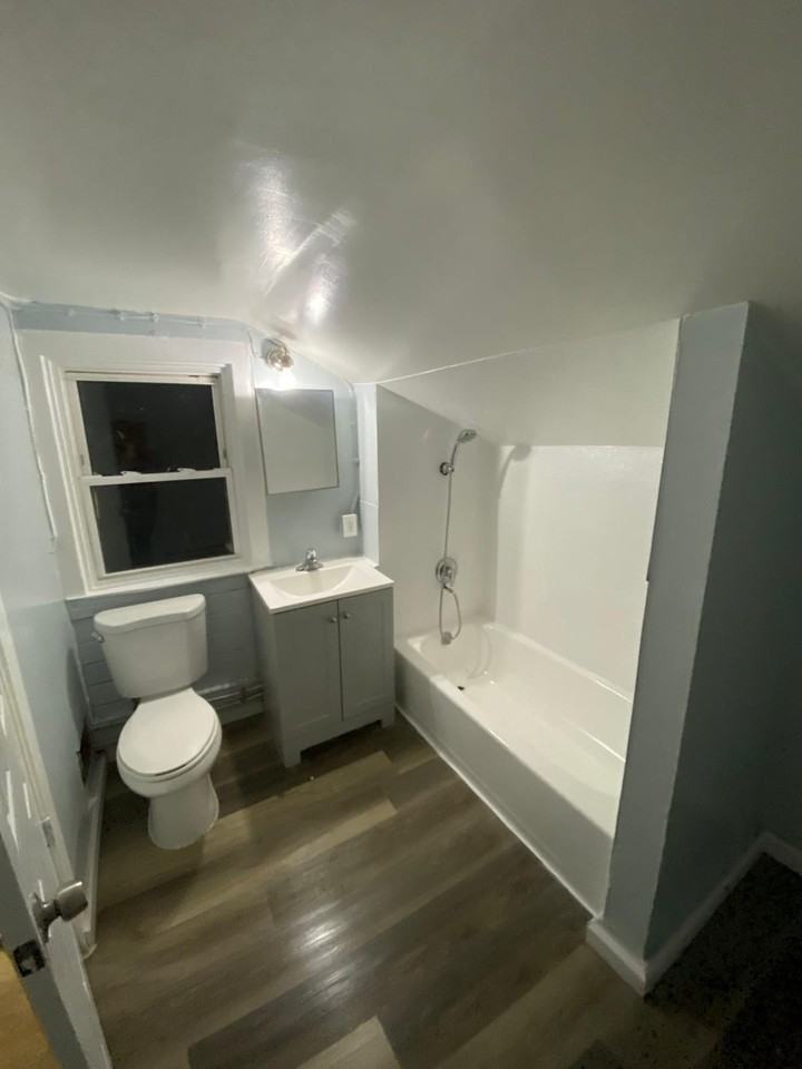 910 Park St #3 - Photo 2 of 4