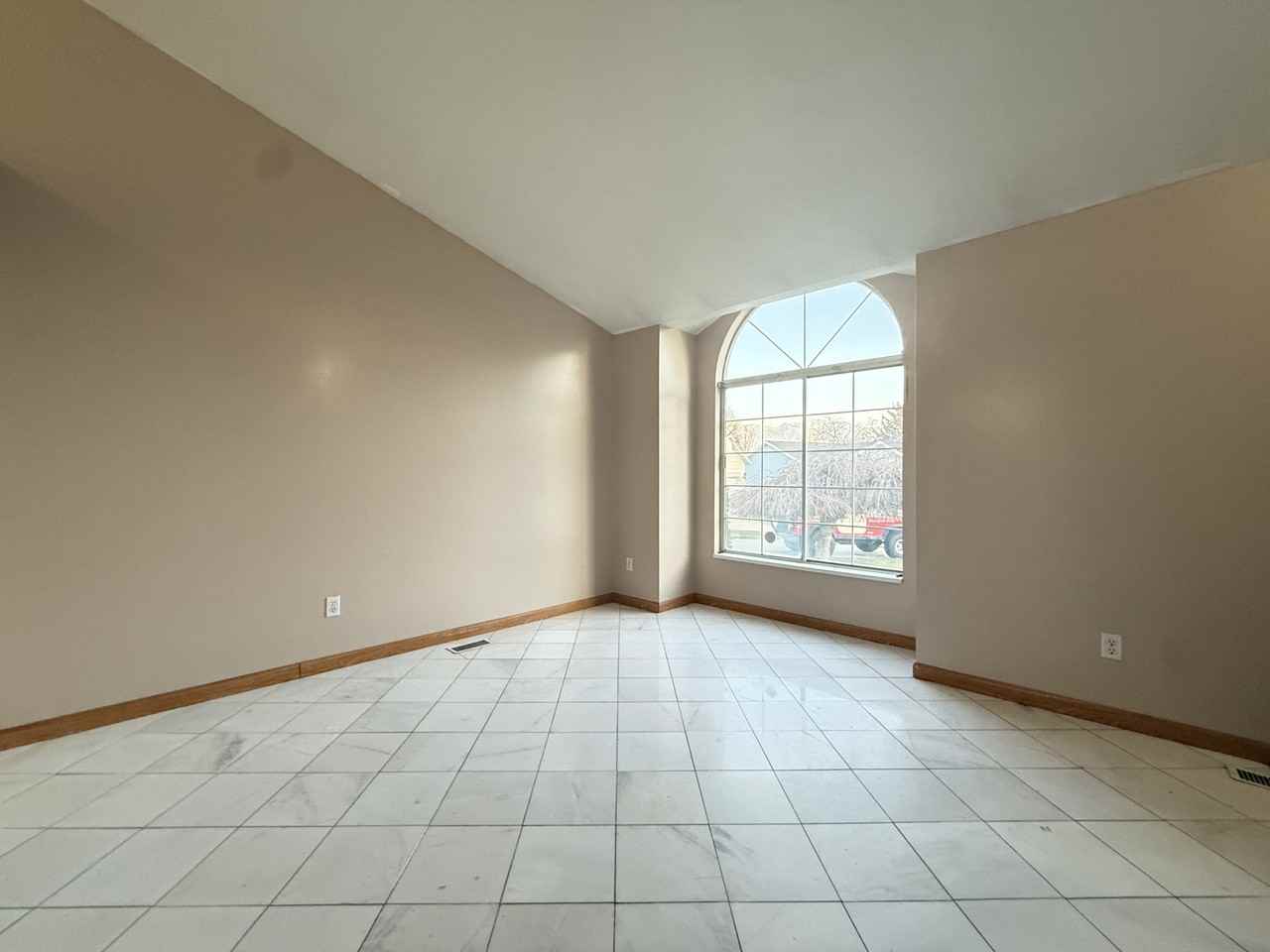 7266 S Wimbledon Ct #1 - Photo 2 of 16