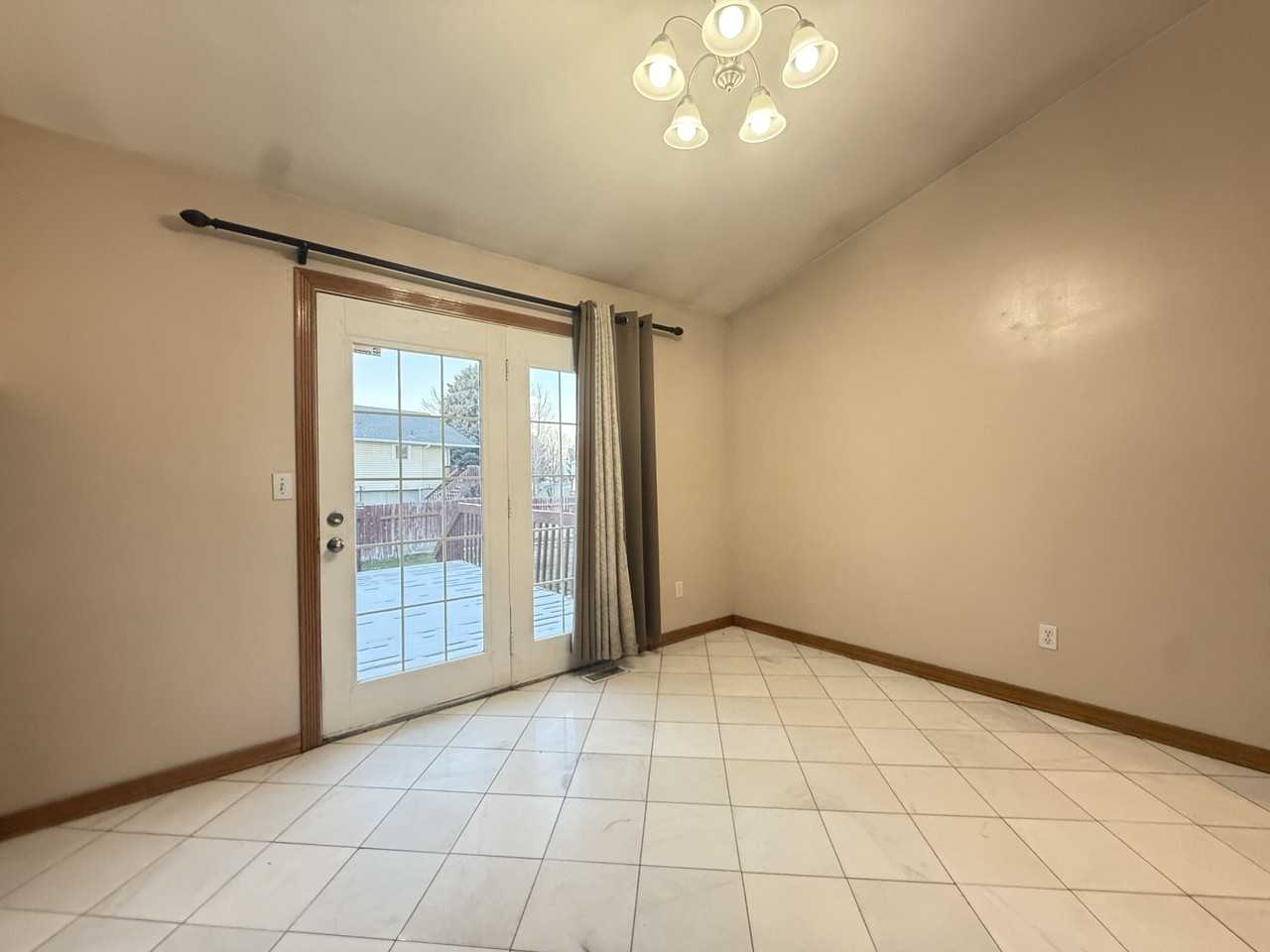 7266 S Wimbledon Ct #1 - Photo 4 of 16