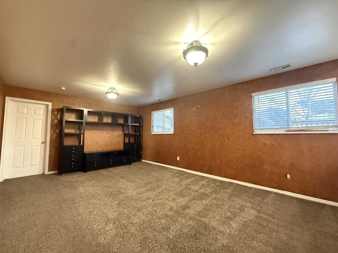 7266 S Wimbledon Ct #1 - Photo 5 of 16