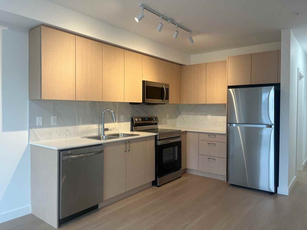 3040 - 3040 Kilpatrick Ave #445 - Photo 2 of 9