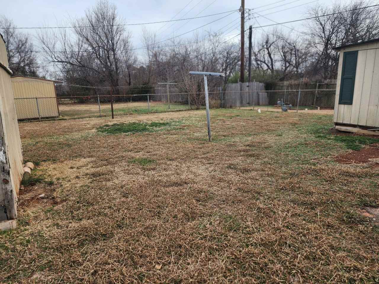 628 Ne 34th St #1 - Photo 3 of 5