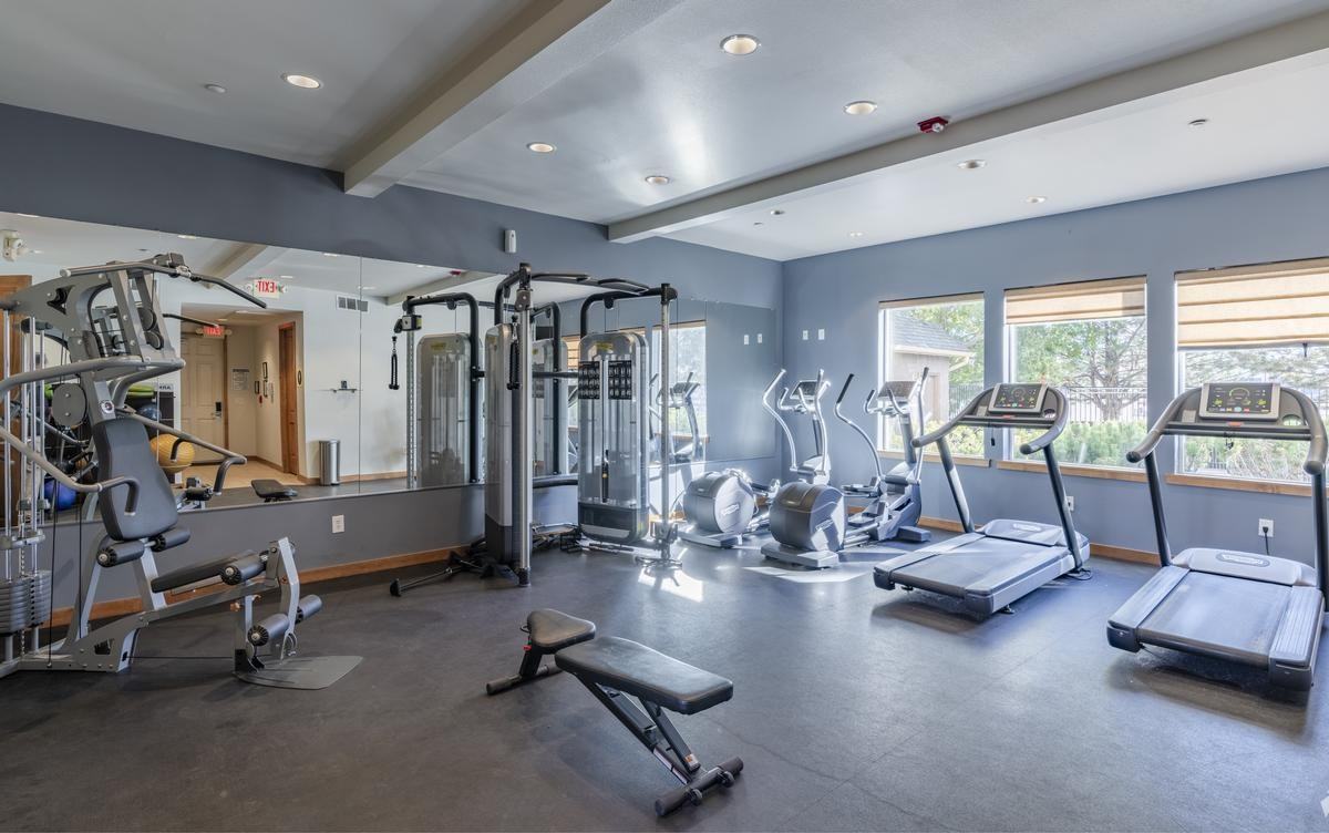 1450 Idlewild Dr - Photo 2 of 11