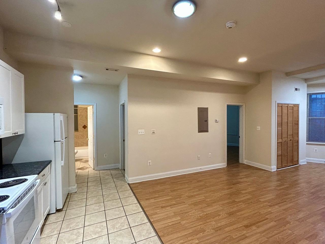 2401 Brookfield Ave - Photo 2 of 42