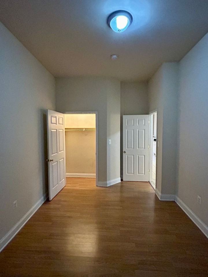 2401 Brookfield Ave - Photo 5 of 42