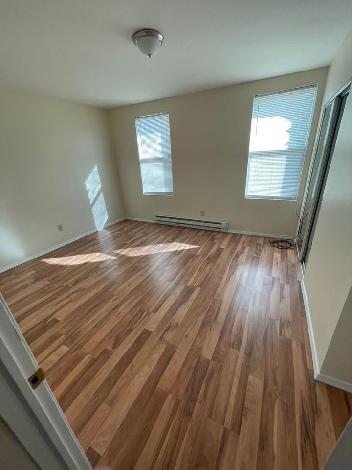 5217 Chester Ave - Photo 4 of 7